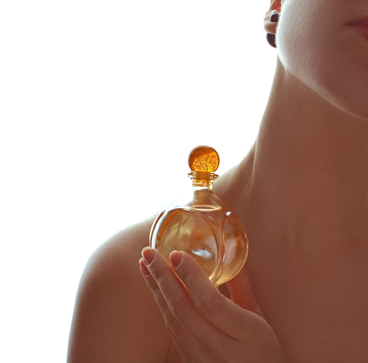 Selecting the Right Scent - Perfumora