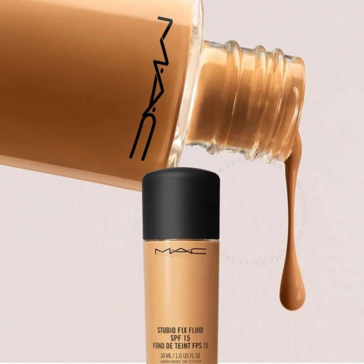 MAC Cosmetics Studio Fix Fluid SPF 15 (Nc45)