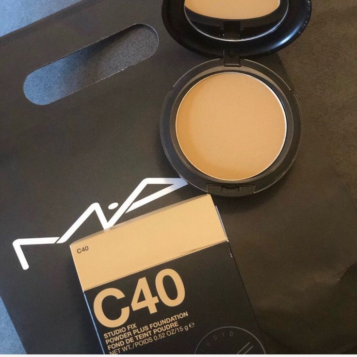 STUDIO FIX POWDER PLUS FOUNDATION